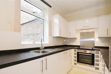 2 bed house, Harrison Street, Heworth, York, YO311DG - Image 2