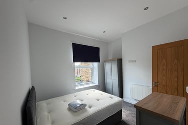 2 bed flat, Fulford Road, Grange Garth, York, YO104BD - Image 1