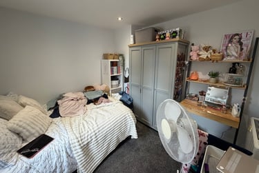 2 bed flat, Fulford Road, Grange Garth, York, YO104BD - Image 1