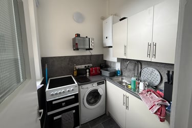 2 bed flat, Heslington Road, Fishergate, York, YO105AU - Image 1