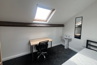 6 bed house, Vyner Street, Clifton, York, YO318HR - Image 1