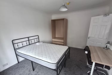 6 bed house, Thief Lane, Layerthorpe, York, YO103HS - Image 1
