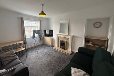 2 bed flat, Holgate Road, City Centre, York, YO244AA - Image 1