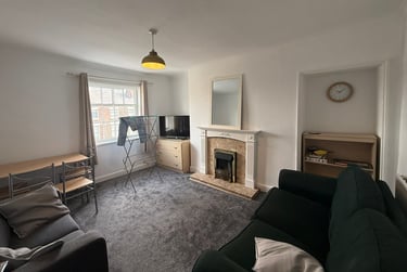 2 bed flat, Holgate Road, City Centre, York, YO244AA - Image 2