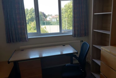 2 bed flat, Hull Road, York, YO105HA - Image 2