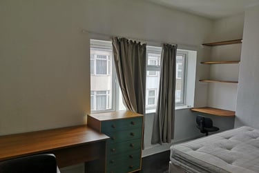 4 bed house, St. Martins Place, Hanover, Brighton, BN23LE - Image 2