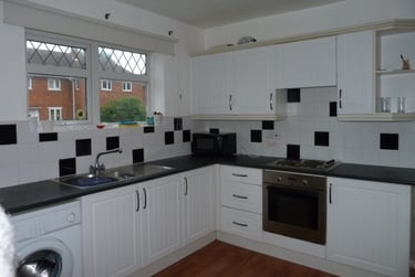 4 bed house, Tennyson road, City Centre, Loughborough, LE114LE - Image 1