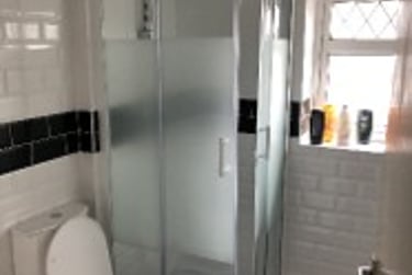 4 bed house, Tennyson road, City Centre, Loughborough, LE114LE - Image 2