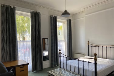 2 bed flat, Sydenham Villas Road, City Centre, Cheltenham, GL526DZ - Image 8