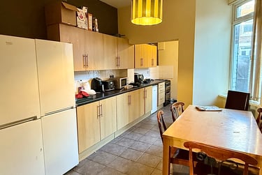 6 bed house, Beechbank Road, Sefton Park, Liverpool, L181HT - Image 1