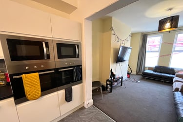 8 bed house, Penny Lane, Mossley Hill, Liverpool, L181DQ - Image 3