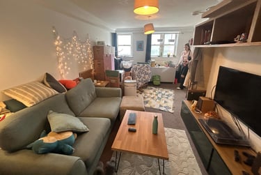 2 bed flat, Queens Road, Peckham, London, SE152EZ - Image 1