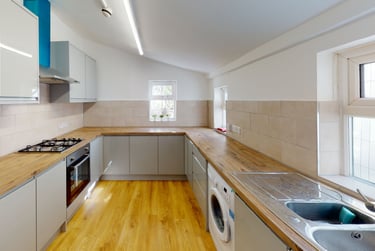 6 bed house, Sutherland Square, Kennington, London, SE173EQ - Image 2