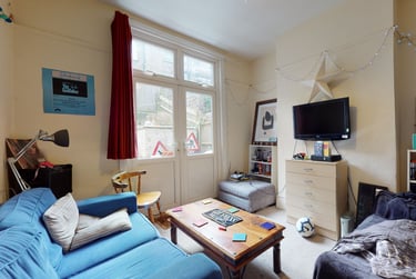 6 bed house, Sandrock Road, New Cross, London, SE137TP - Image 1
