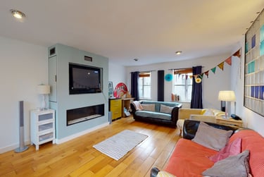 3 bed flat, Vestry Mews, Camberwell, London, SE58NS - Image 1