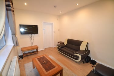 5 bed house, Dickenson Road, Longsight, Manchester, M130NR - Image 2