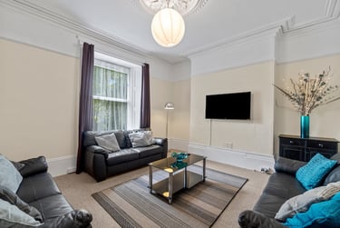 8 bed house, North Road East, Mutley, Plymouth, PL46AS - Image 1