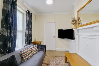 4 bed house, Kensington Road, Mutley, Plymouth, PL47LU - Image 2
