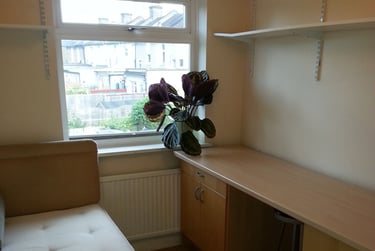 2 bed house, Poplar Road South, Morden, London, SW193JY - Image 4