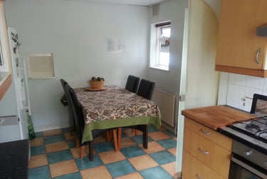 2 bed house, Poplar Road South, Morden, London, SW193JY - Image 9