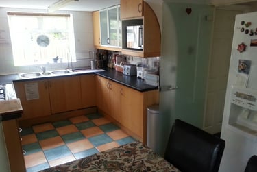 2 bed house, Poplar Road South, Morden, London, SW193JY - Image 11