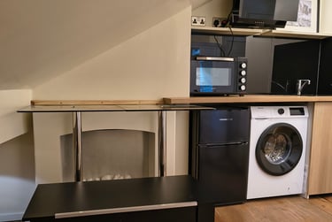 1 bed studio, Broughton Road, Fulham, London, SW62LB - Image 1