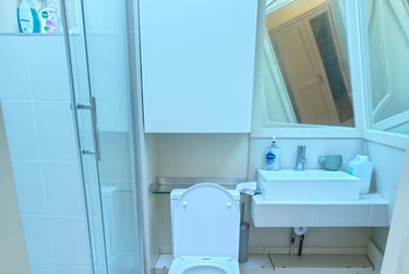 1 bed studio, Broughton Road, Fulham, London, SW62LB - Image 2