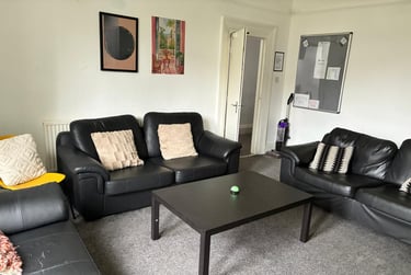 9 bed house, Belle Vue Road, Hyde Park, Leeds, LS31HG - Image 1