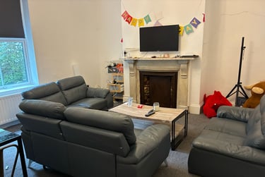 8 bed house, Hyde Park Terrace, Hyde Park, Leeds, LS61BJ - Image 1