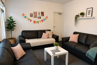 9 bed house, Hanover Square, City Centre, Leeds, LS31BQ - Image 2