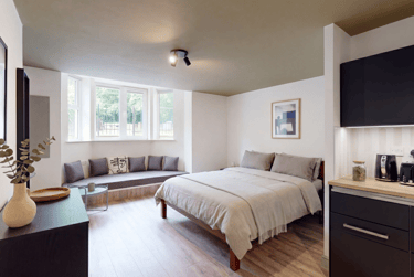 1 bed studio, Moorland Road, Hyde Park, Leeds, LS61AL - Image 1