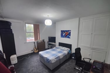 9 bed house, Belle Vue Road, Hyde Park, Leeds, LS31HG - Image 5
