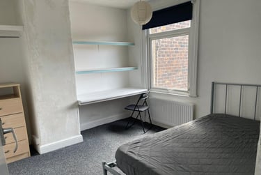 2 bed house, Queen Anne Street, Shelton, Stoke, ST42EQ - Image 7