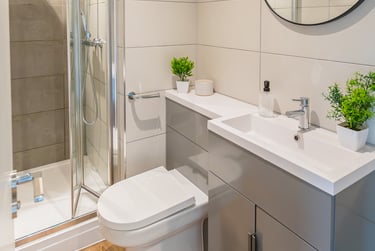 2 bed flat, Cross Street, Green Quarter, Salford, M37EX - Image 2
