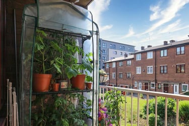 3 bed house, St. Georges Close, Netherthorpe, Sheffield, S37HL - Image 1