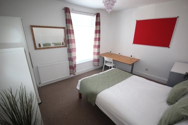 5 bed house, Harold Road (All DOUBLE BEDROOMS), Southsea, Portsmouth, PO40LR - Image 2