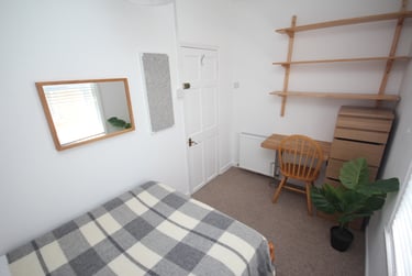 5 bed house, Telephone Road (popular student road), Near university, Portsmouth, PO40AZ - Image 9