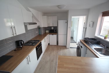 5 bed house, Fawcett Road (Popular Student Road), University of portsmouth, Portsmouth, PO40DP - Image 2