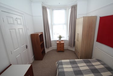 4 bed house, Jessie Road (ALL DOUBLE BEDROOMS), Southsea, Portsmouth, PO40EW - Image 9