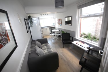4 bed house, Percy Road, Southsea, Portsmouth, PO40BH - Image 1