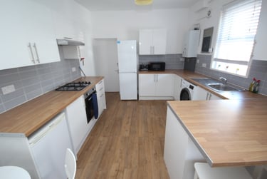 5 bed house, Apsley Road, University of portsmouth, Portsmouth, PO48RH - Image 2