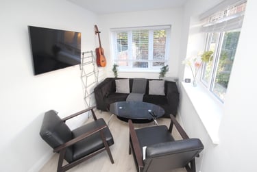 4 bed house, Fawcett Road (Popular Student Road), University of portsmouth, Portsmouth, PO40DH - Image 1