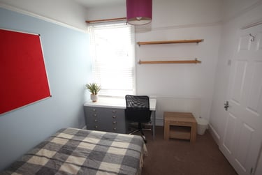 4 bed house, Jessie Road (ALL DOUBLE BEDROOMS), Southsea, Portsmouth, PO40EW - Image 10