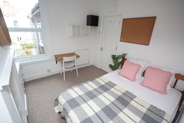 4 bed house, Lawson Road (ALL DOUBLE BEDROOMS), Southsea, Portsmouth, PO51SE - Image 7