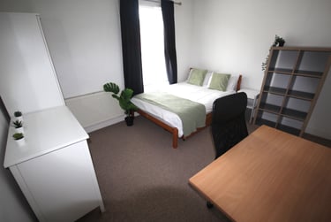 4 bed house, Lawson Road (ALL DOUBLE BEDROOMS), Southsea, Portsmouth, PO51SE - Image 4