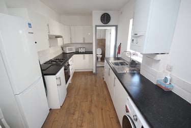 5 bed house, Jessie Road, Southsea, Portsmouth, PO40EW - Image 5