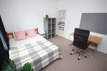 4 bed house, Lawson Road (ALL DOUBLE BEDROOMS), Southsea, Portsmouth, PO51SE - Image 5