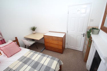4 bed house, Jessie Road (ALL DOUBLE BEDROOMS), Southsea, Portsmouth, PO40EW - Image 12