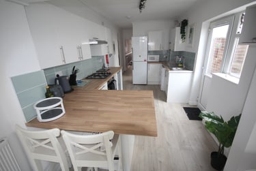 5 bed house, Harold Road (All DOUBLE BEDROOMS), Near university, Portsmouth, PO40LS - Image 1
