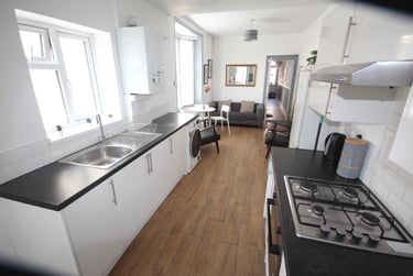 5 bed house, Jessie Road, Southsea, Portsmouth, PO40EW - Image 4